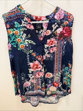 Shana Navy Floral Split-Neck Sleeveless Camisole, hi-lo, Size L